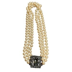 Vintage Triple Strand Pearl and Rhinestone Brooch‎ Necklace